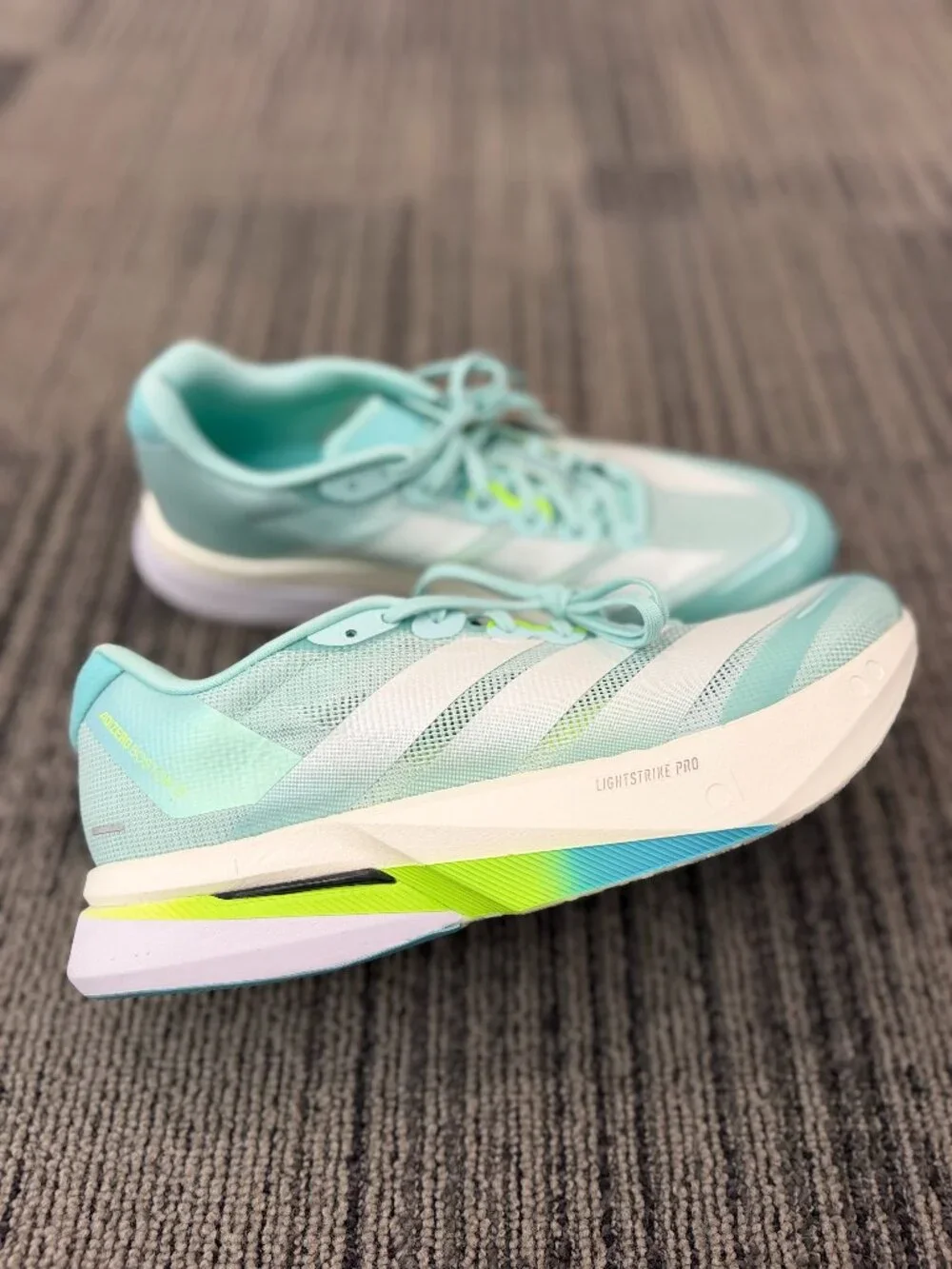 NEW ✨ Adidas Adizero Boston 13 - Women's 9 / Men's 7.5 - Light Blue - NEW ✨